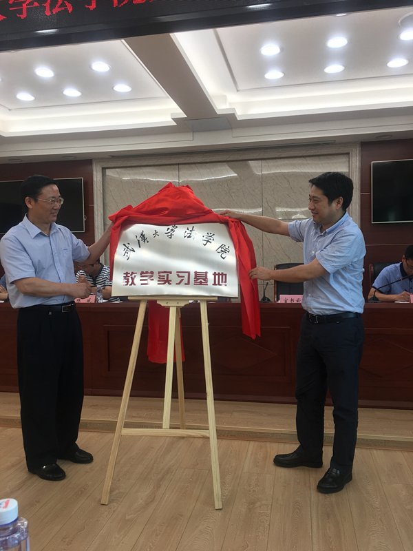 谈球吧体育