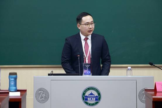 谈球吧体育