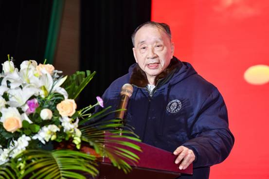 谈球吧体育