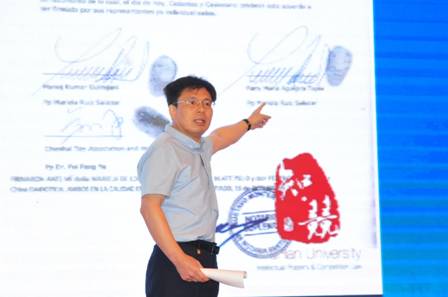 谈球吧体育