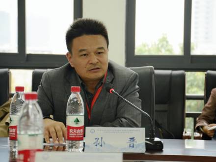 谈球吧体育