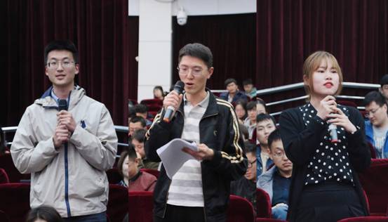 谈球吧体育