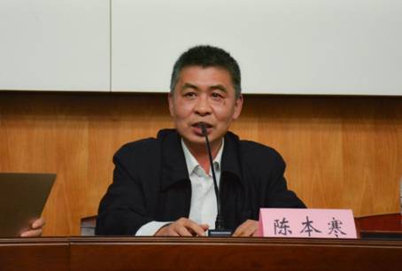 谈球吧体育