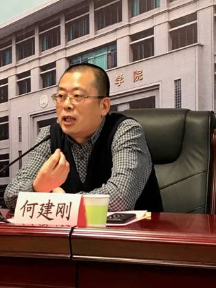 谈球吧体育