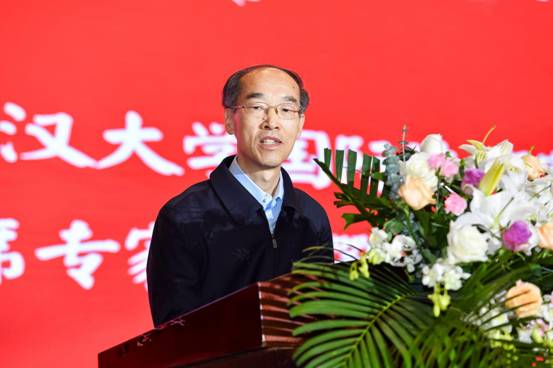 谈球吧体育