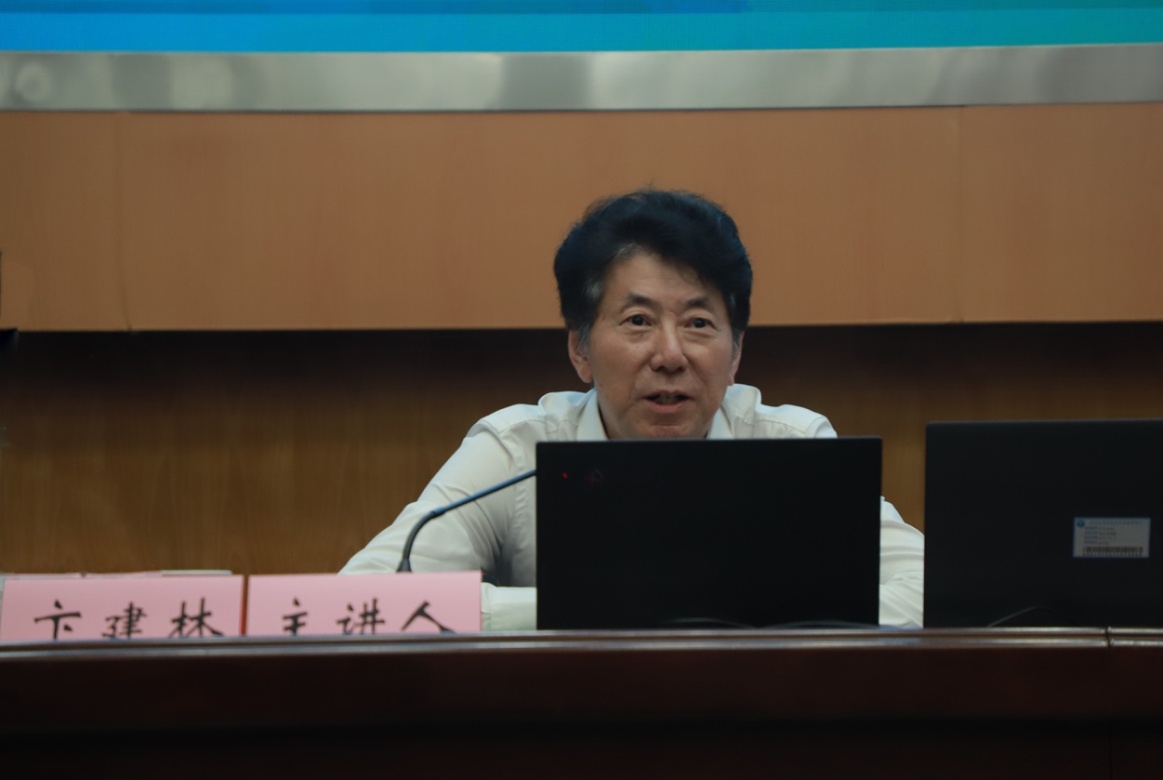 谈球吧体育