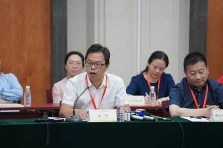 谈球吧体育