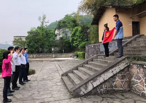 谈球吧体育