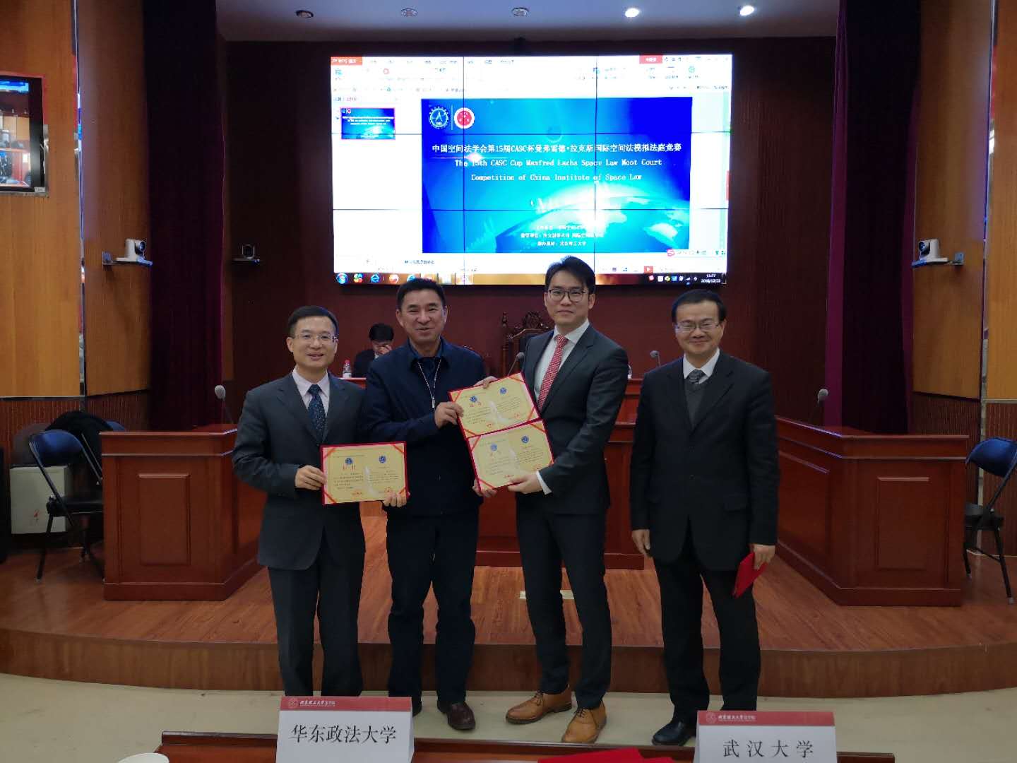 谈球吧体育