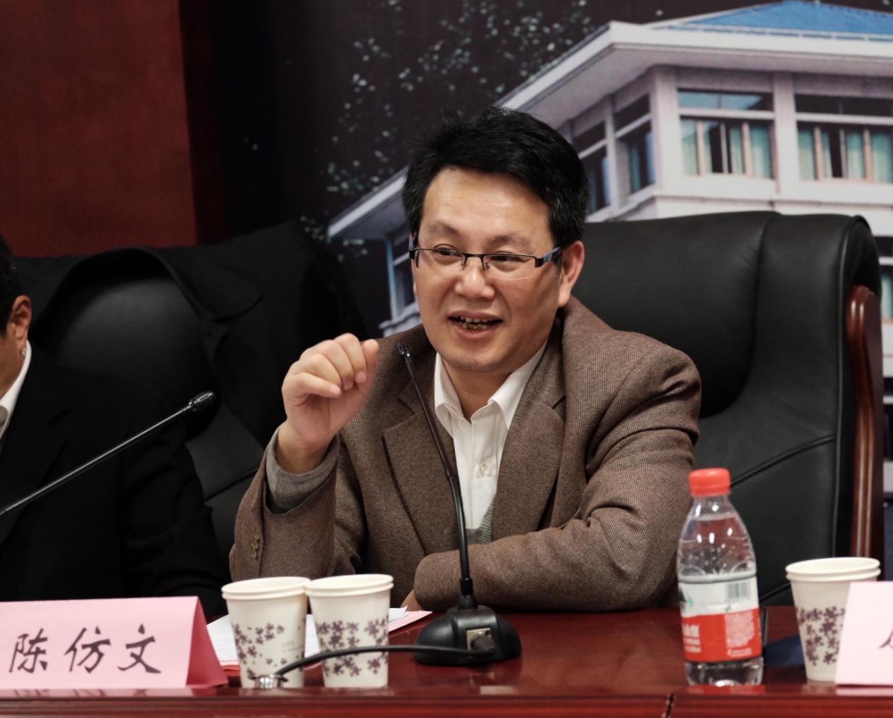 谈球吧体育