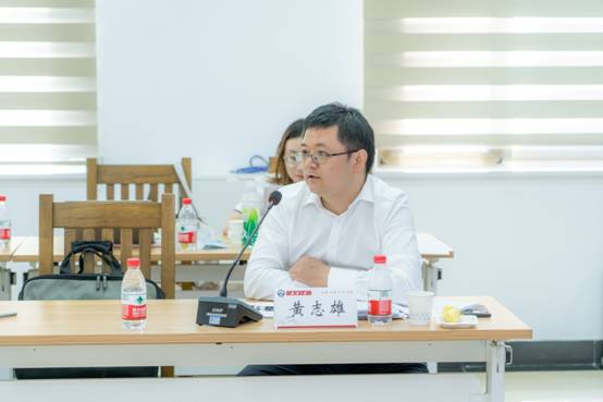 谈球吧体育