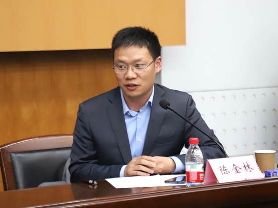 谈球吧体育