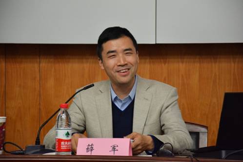 谈球吧体育
