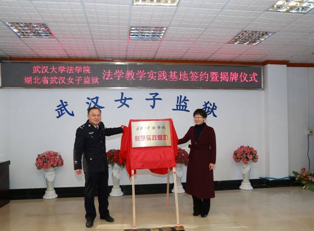 谈球吧体育