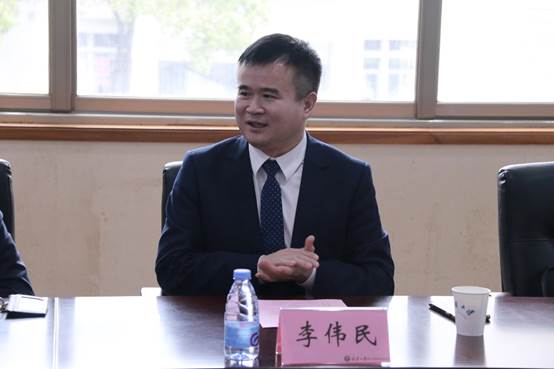 谈球吧体育