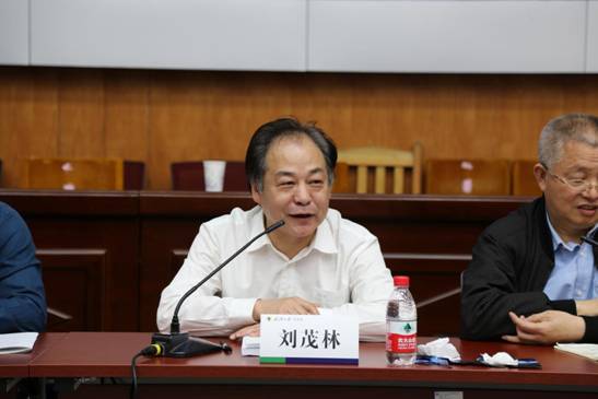 谈球吧体育
