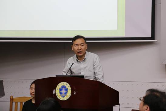 谈球吧体育