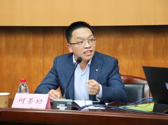 谈球吧体育