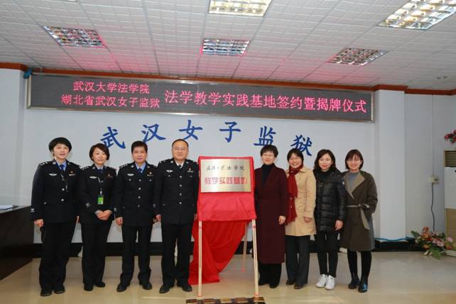 谈球吧体育