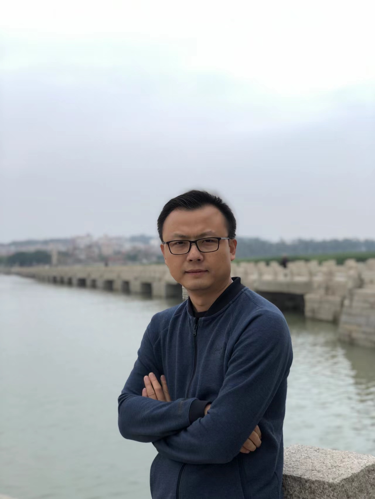 谈球吧体育