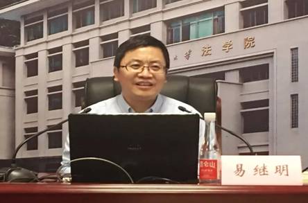 谈球吧体育