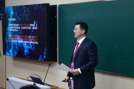 谈球吧体育