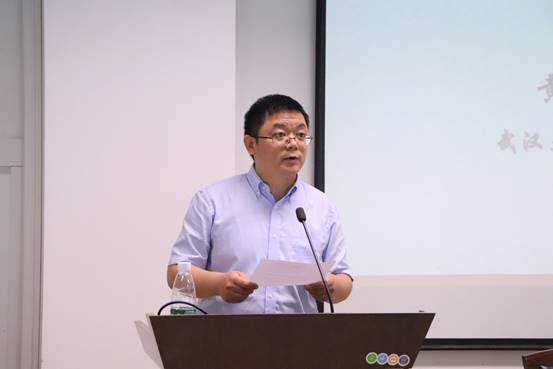 谈球吧体育