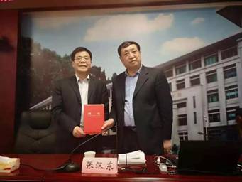 谈球吧体育