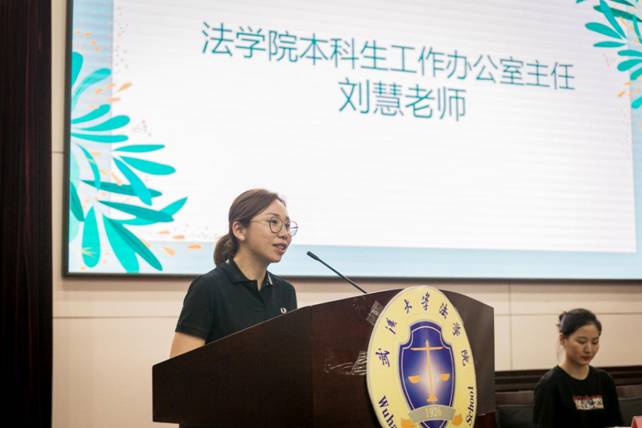 谈球吧体育