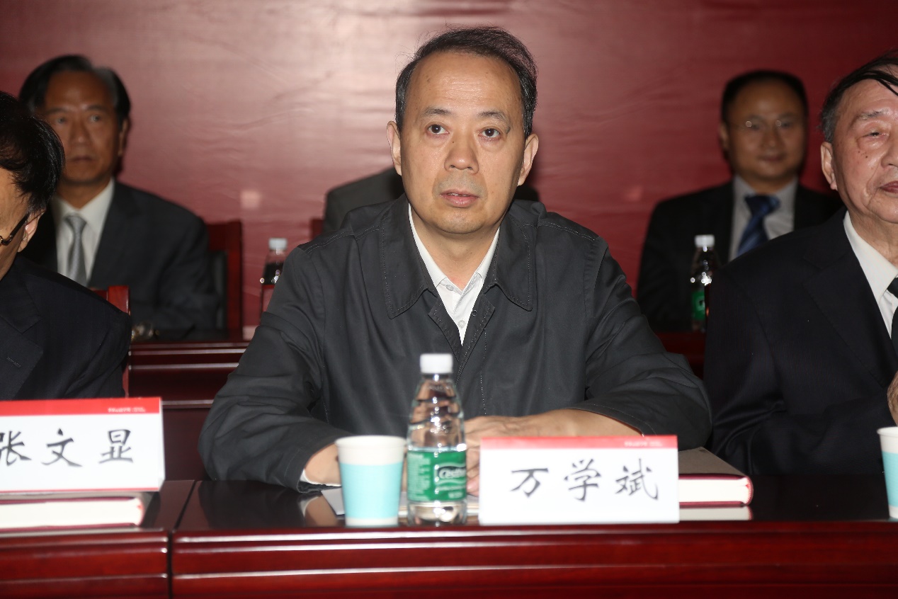 1476775296557950.jpg 谈球吧体育