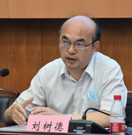 谈球吧体育